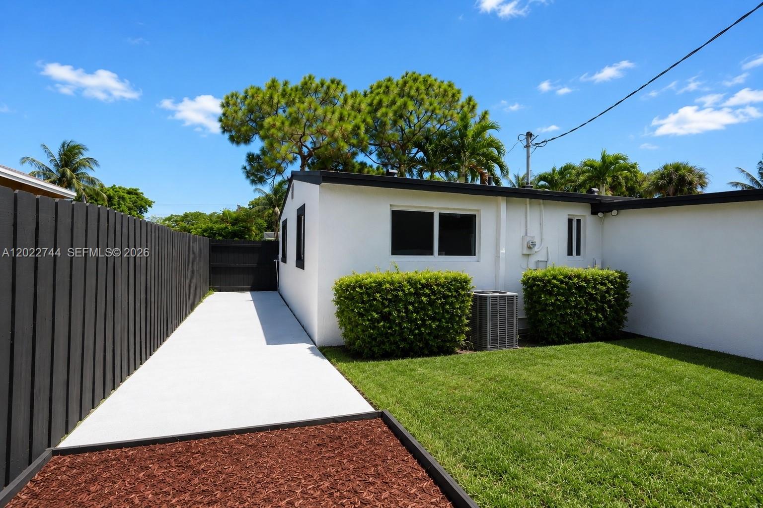 2573 Conroy Dr, North Palm Beach FL 33403