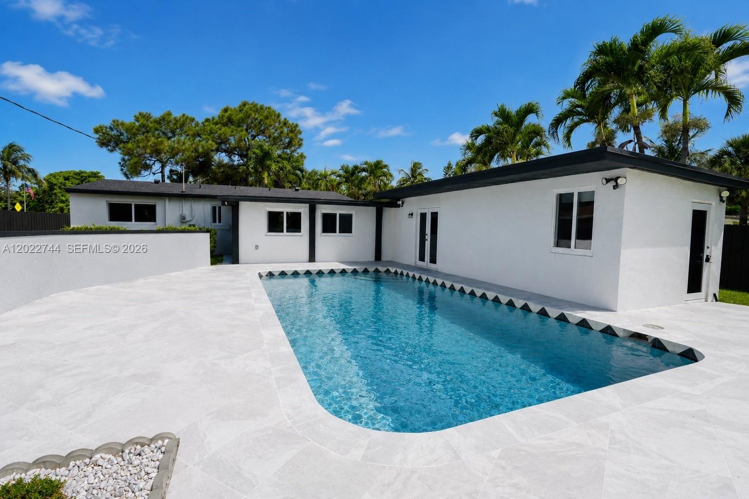 2573 Conroy Dr, North Palm Beach FL 33403