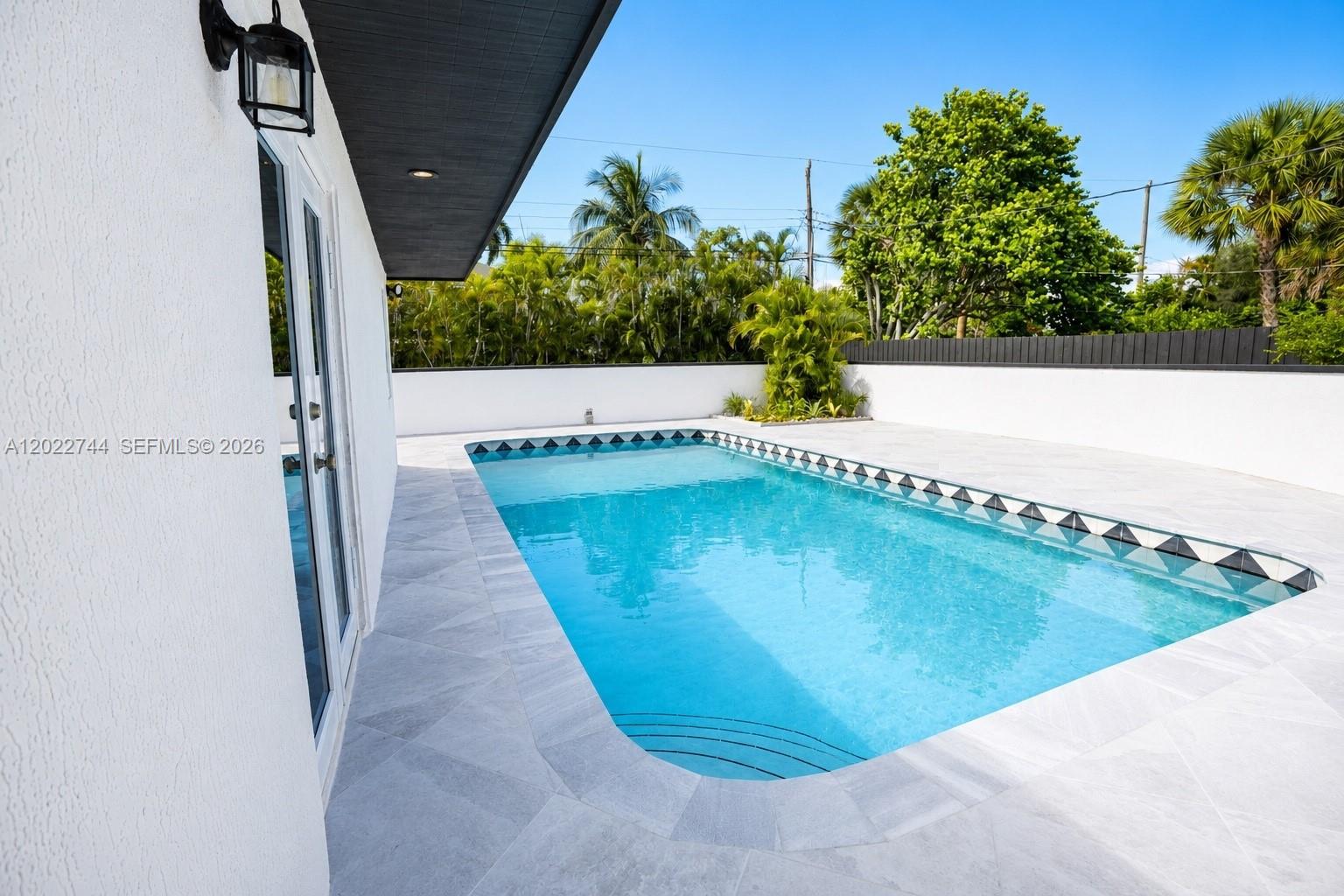 2573 Conroy Dr, North Palm Beach FL 33403