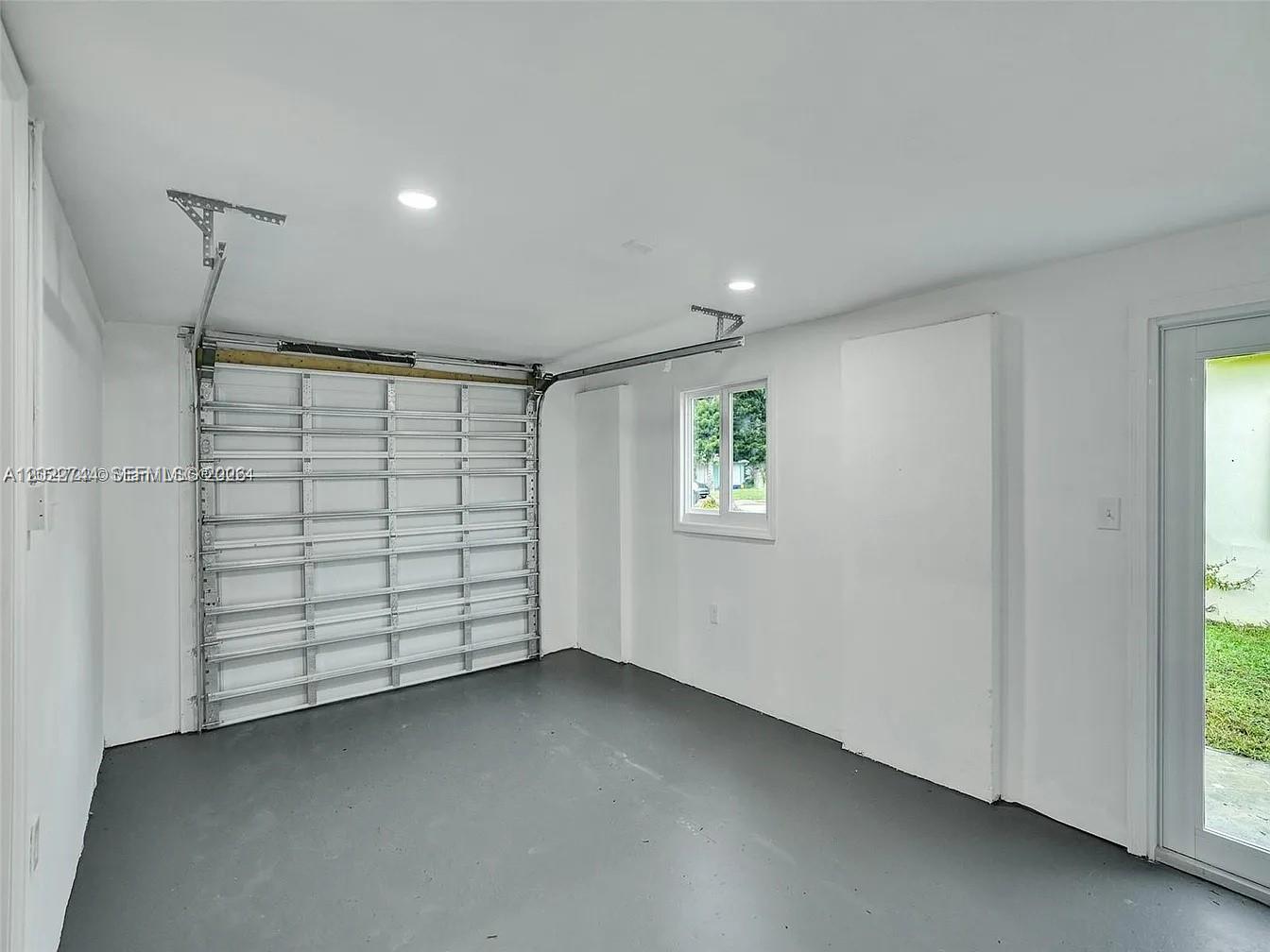 2573 Conroy Dr, North Palm Beach FL 33403