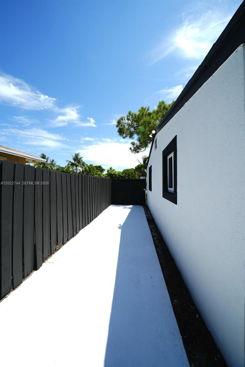 2573 Conroy Dr, North Palm Beach FL 33403