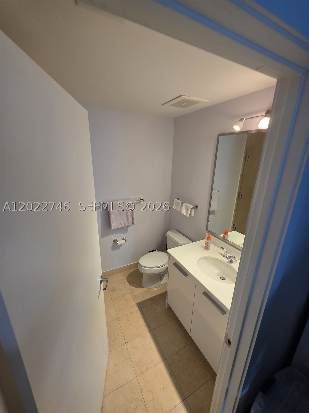 1060 Brickell Ave #2201, Miami FL 33131