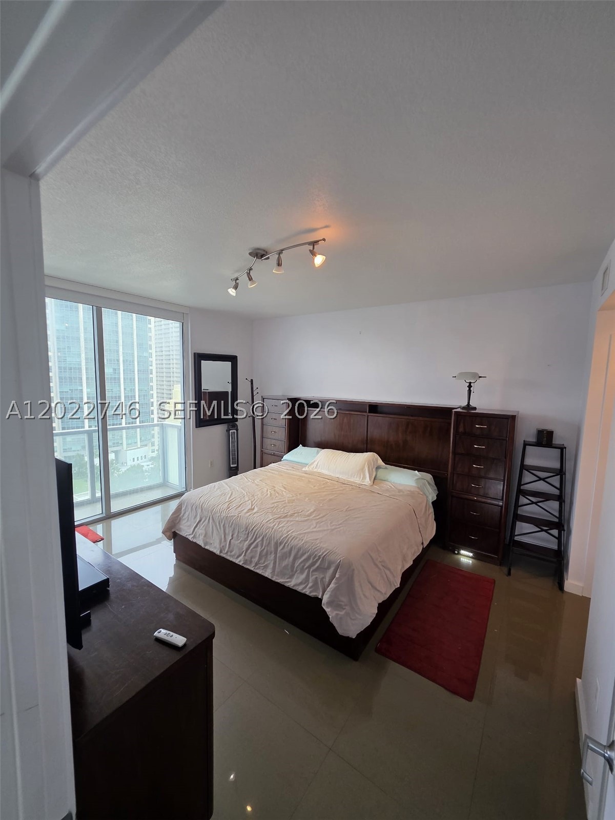 1060 Brickell Ave #2201, Miami FL 33131