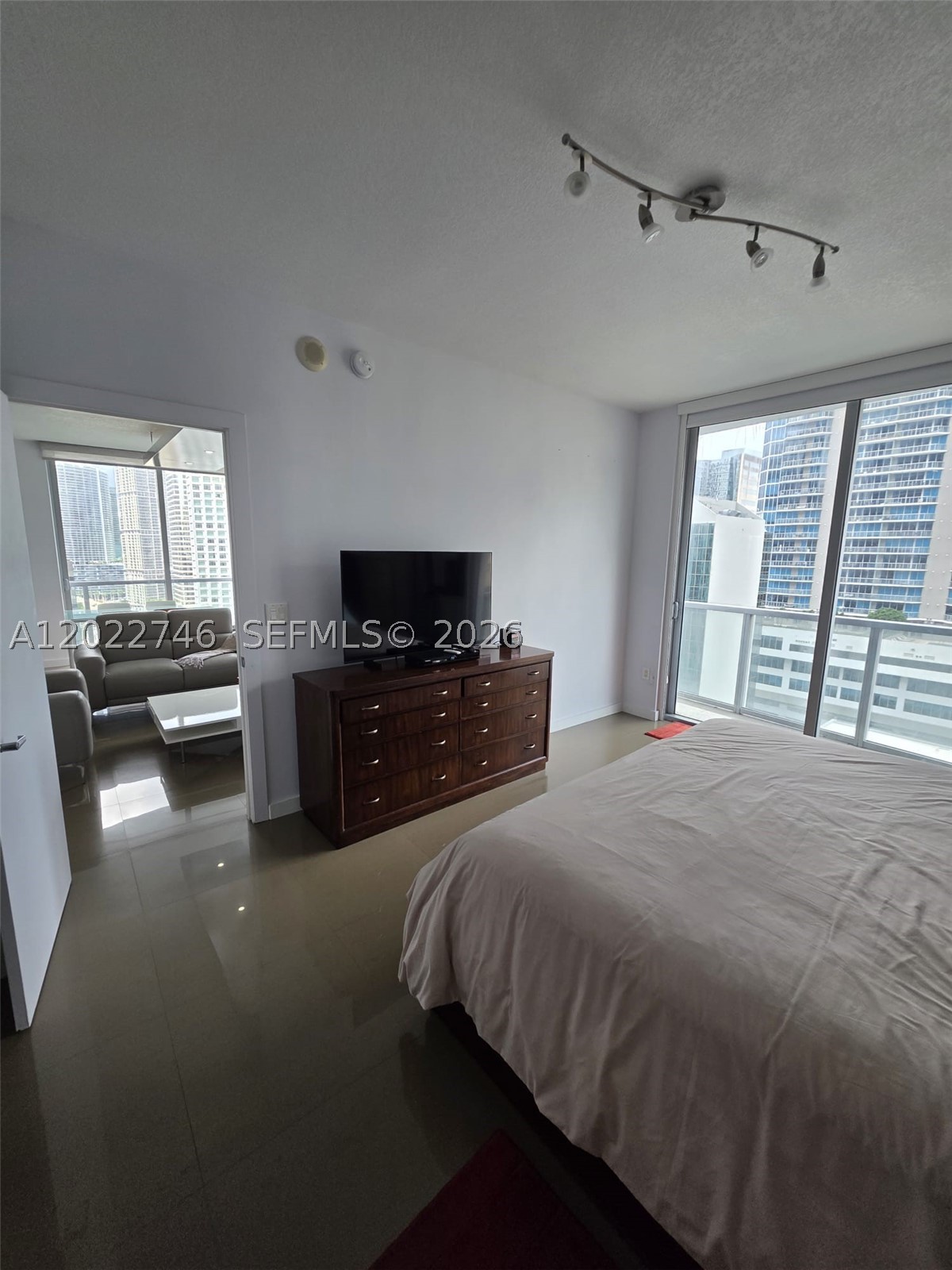 1060 Brickell Ave #2201, Miami FL 33131