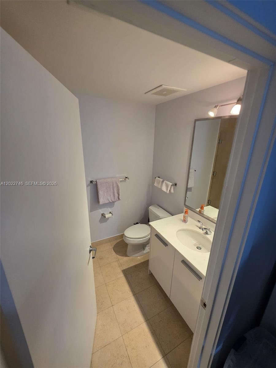 1060 Brickell Ave #2201, Miami FL 33131