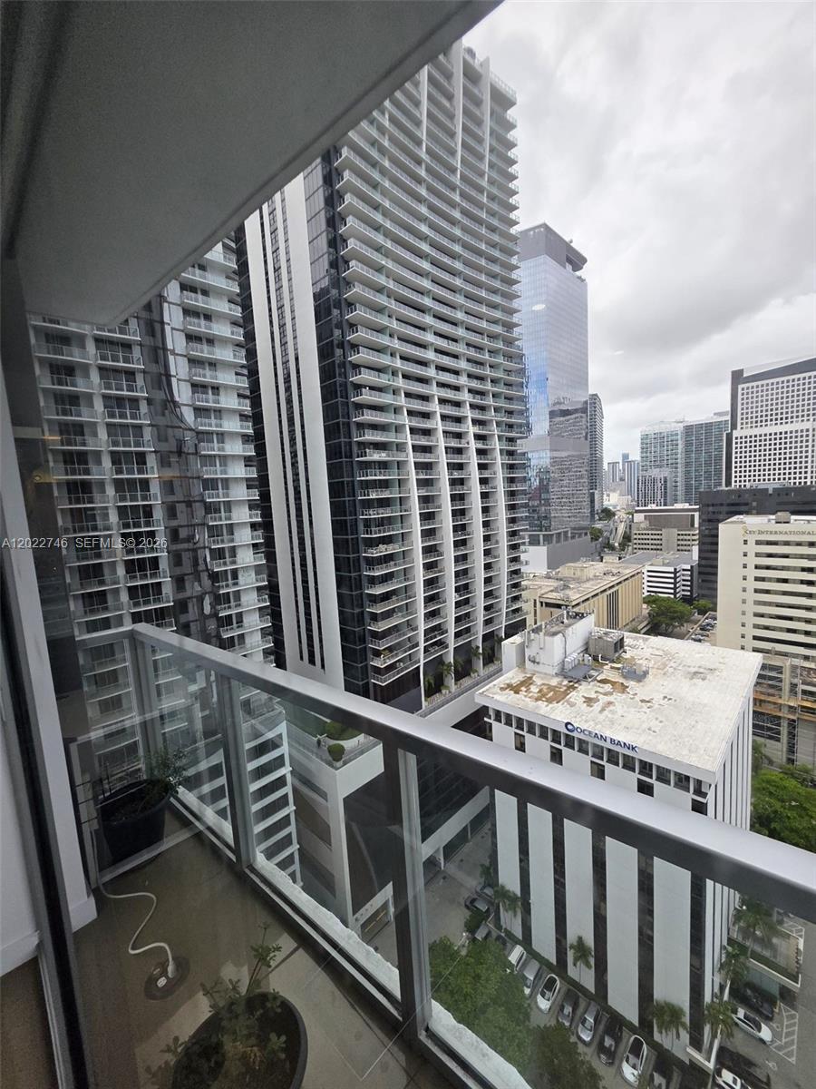 1060 Brickell Ave #2201, Miami FL 33131