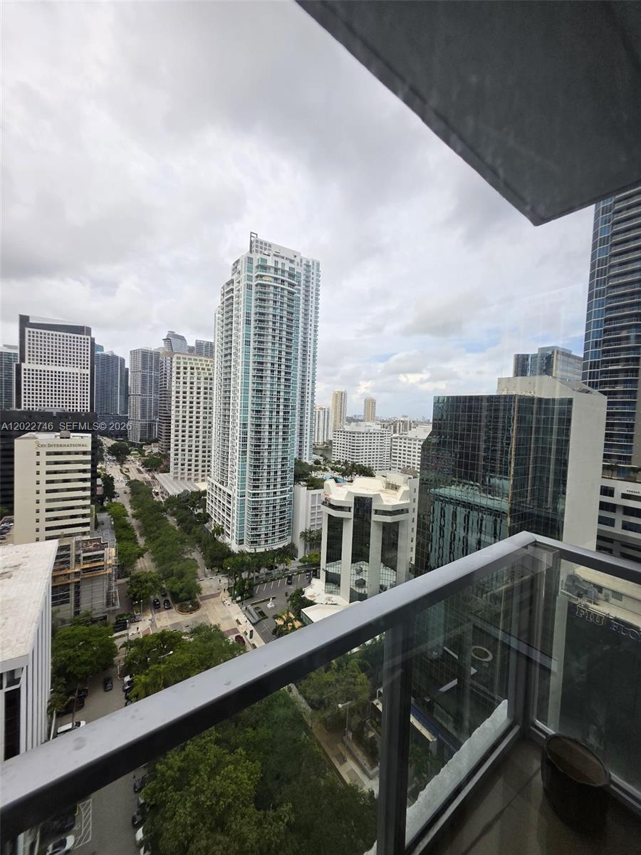 1060 Brickell Ave #2201, Miami FL 33131