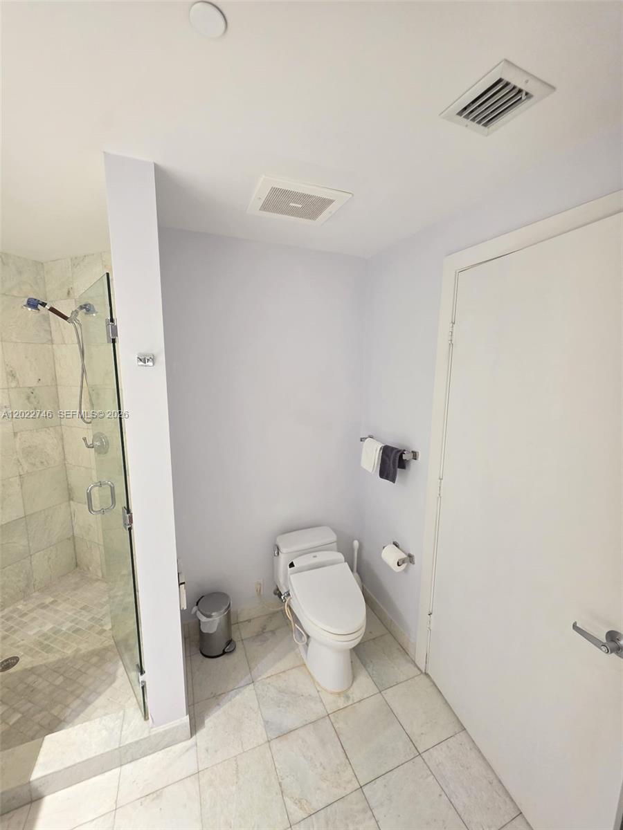 1060 Brickell Ave #2201, Miami FL 33131