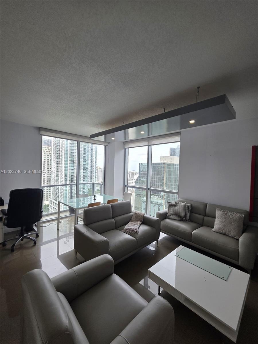 1060 Brickell Ave #2201, Miami FL 33131