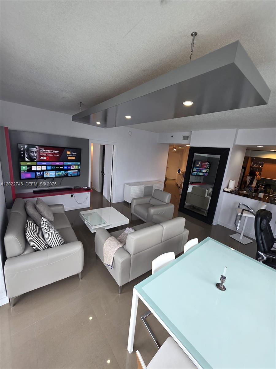 1060 Brickell Ave #2201, Miami FL 33131