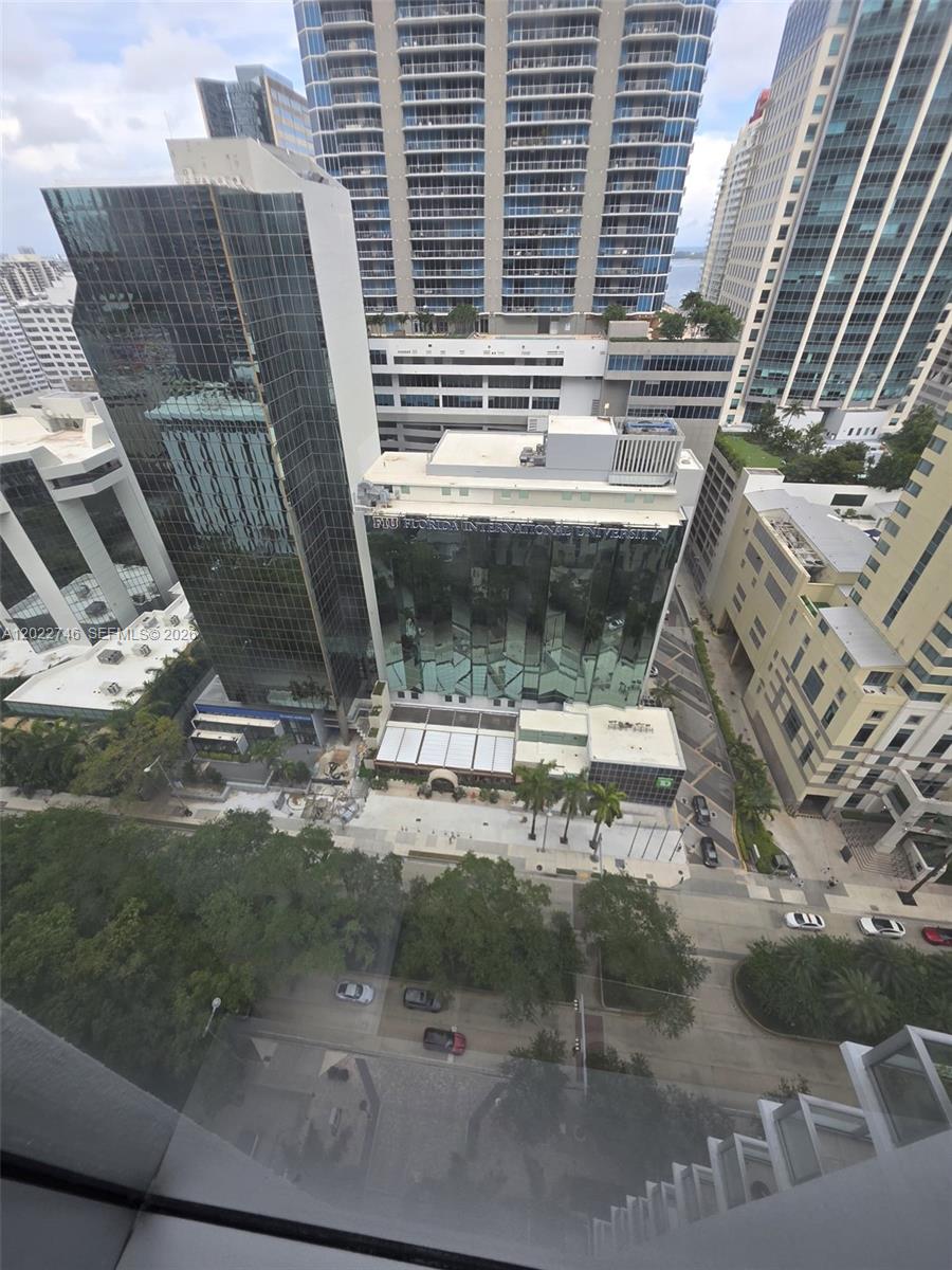 1060 Brickell Ave #2201, Miami FL 33131