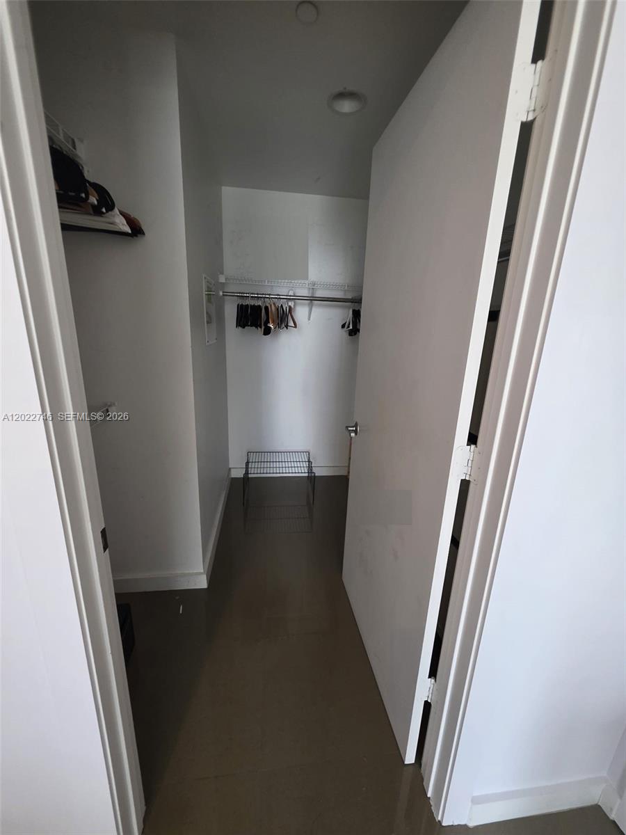 1060 Brickell Ave #2201, Miami FL 33131