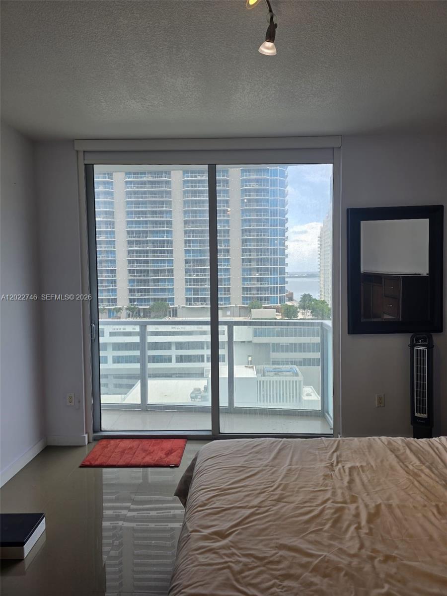 1060 Brickell Ave #2201, Miami FL 33131