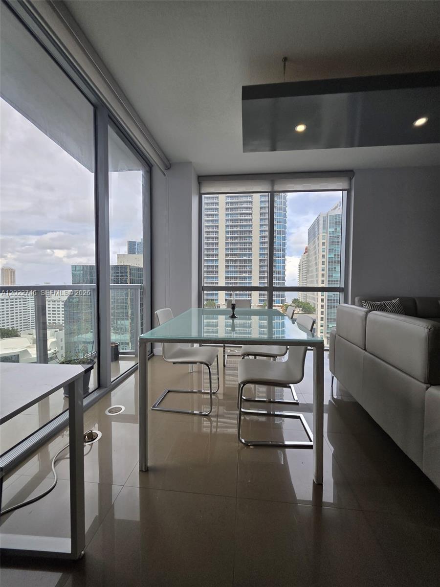 1060 Brickell Ave #2201, Miami FL 33131