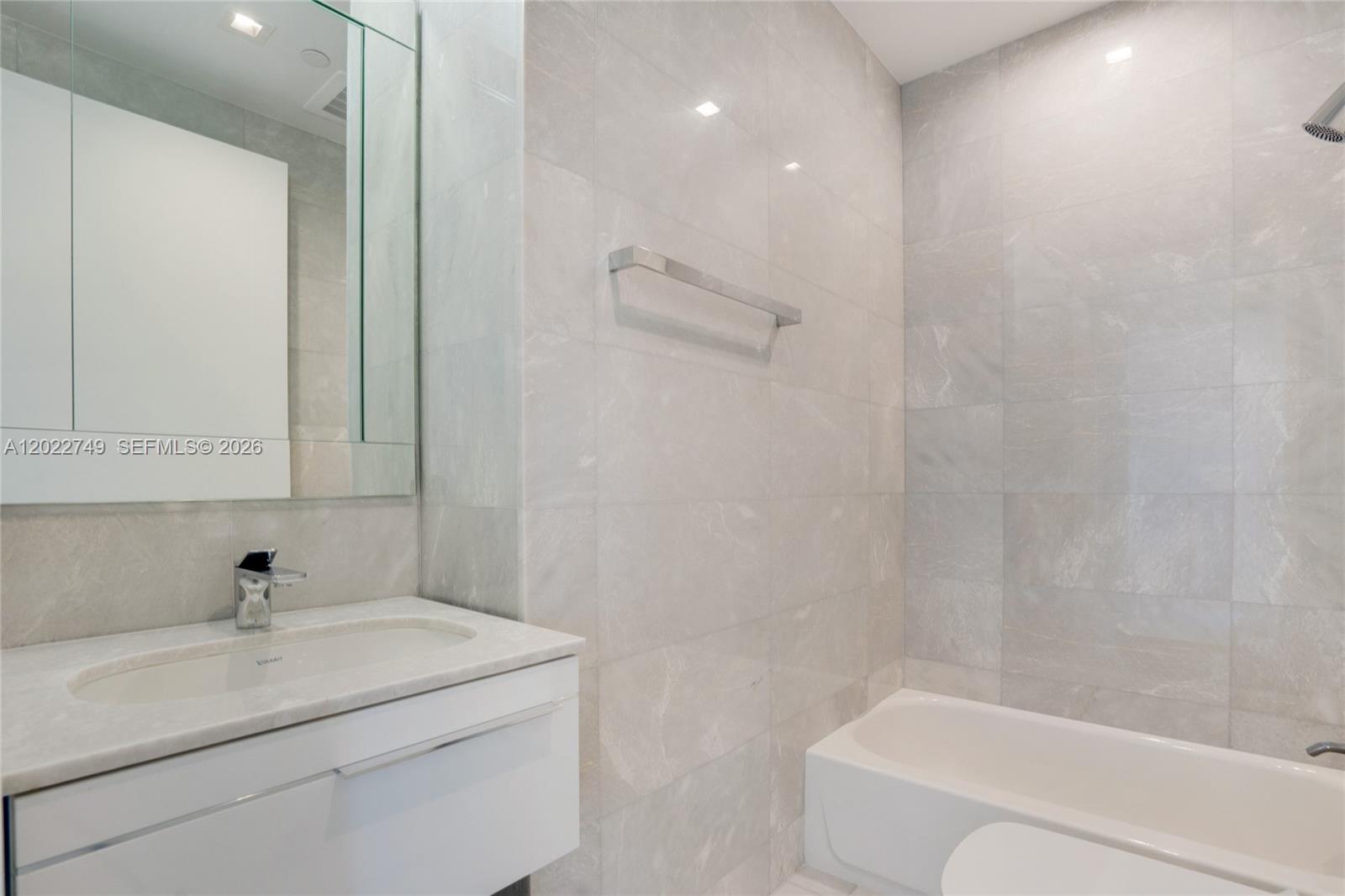 18501 Collins Ave #1804, Sunny Isles Beach FL 33160