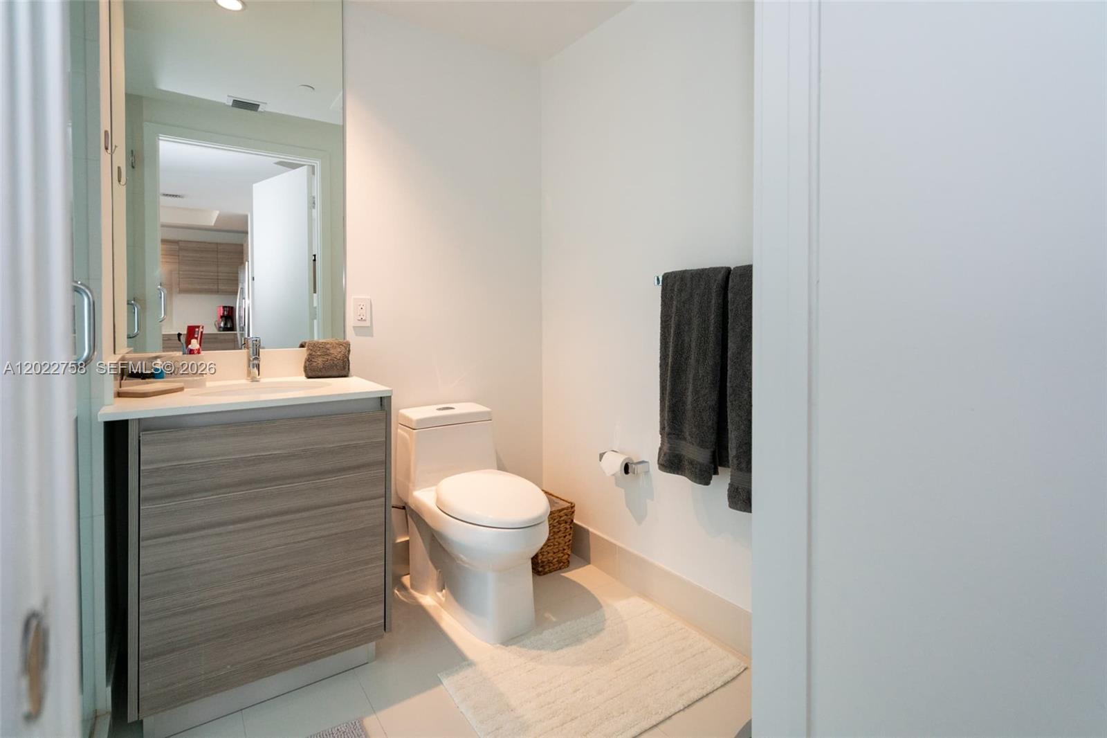 121 NE 34th St #2505, Miami FL 33137