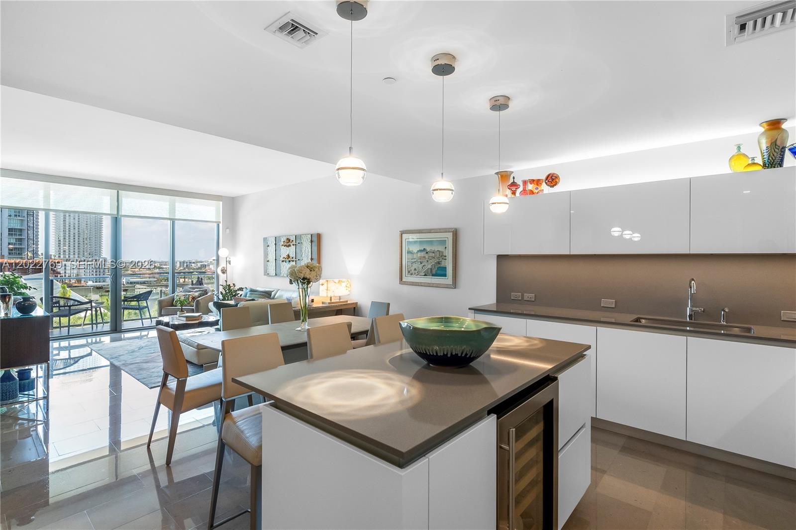 68 SE 6th Street #810, Miami FL 33131