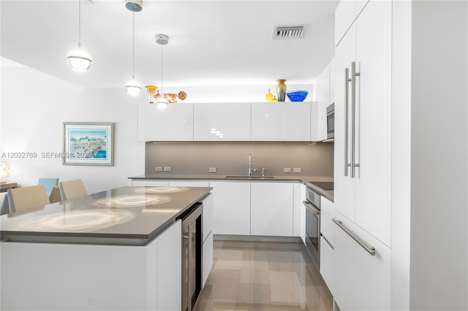 68 SE 6th Street #810, Miami FL 33131