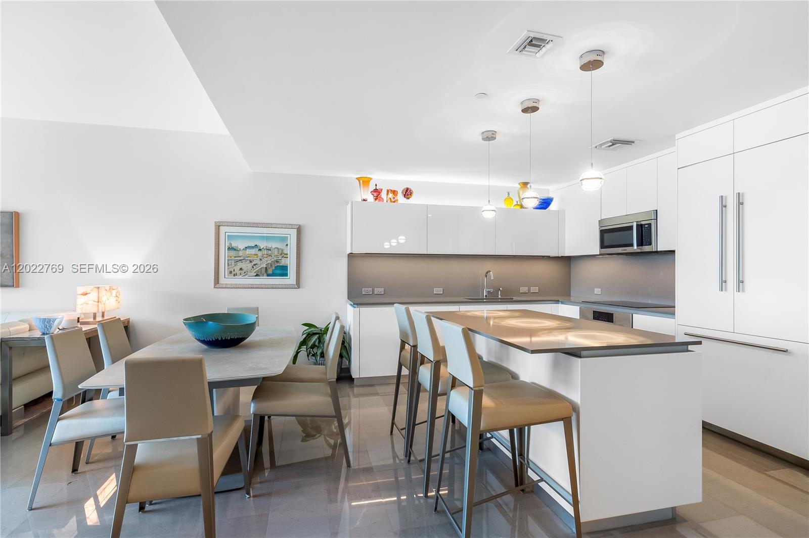 68 SE 6th Street #810, Miami FL 33131