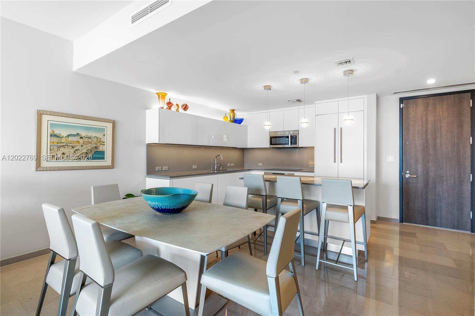 68 SE 6th Street #810, Miami FL 33131
