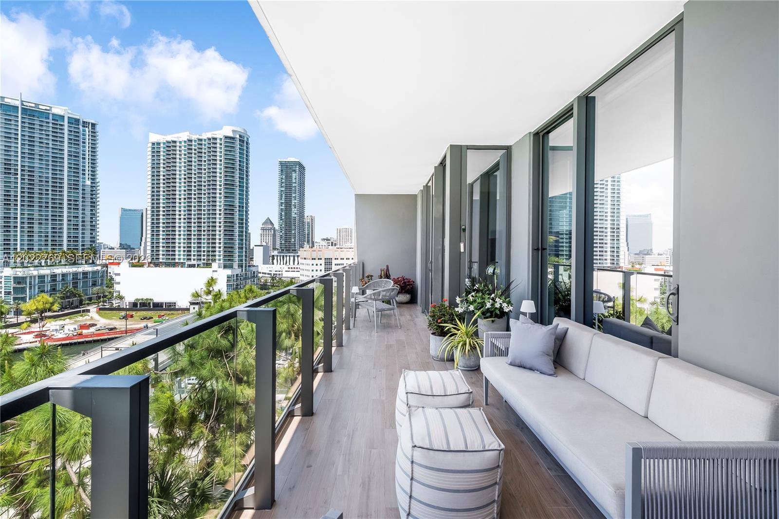 68 SE 6th Street #810, Miami FL 33131