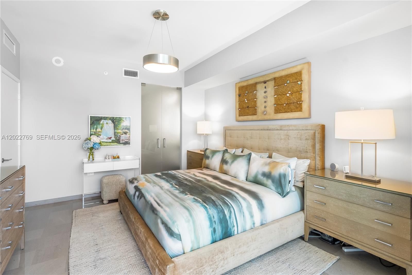 68 SE 6th Street #810, Miami FL 33131