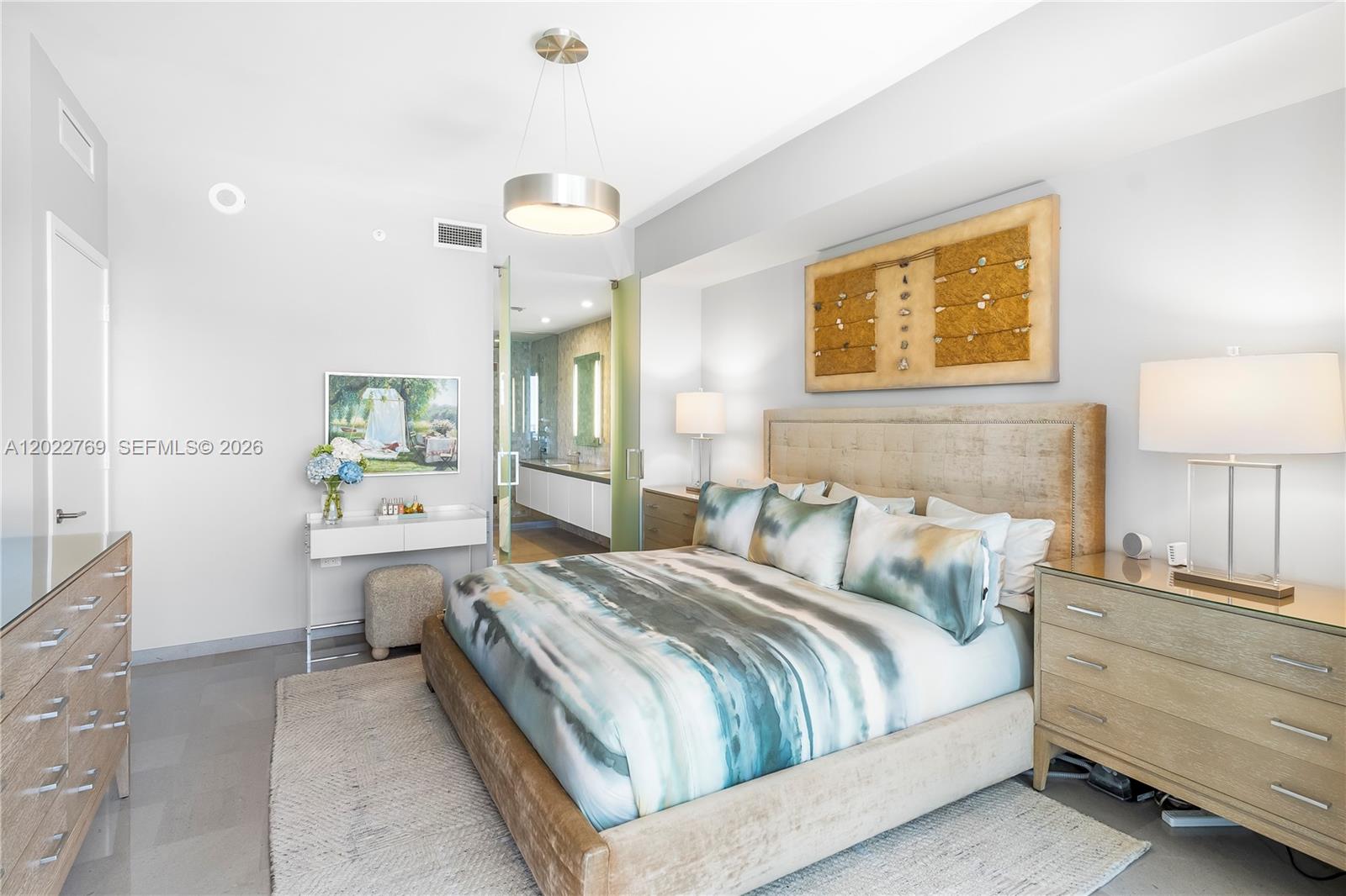 68 SE 6th Street #810, Miami FL 33131