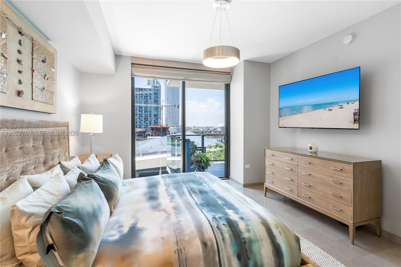 68 SE 6th Street #810, Miami FL 33131
