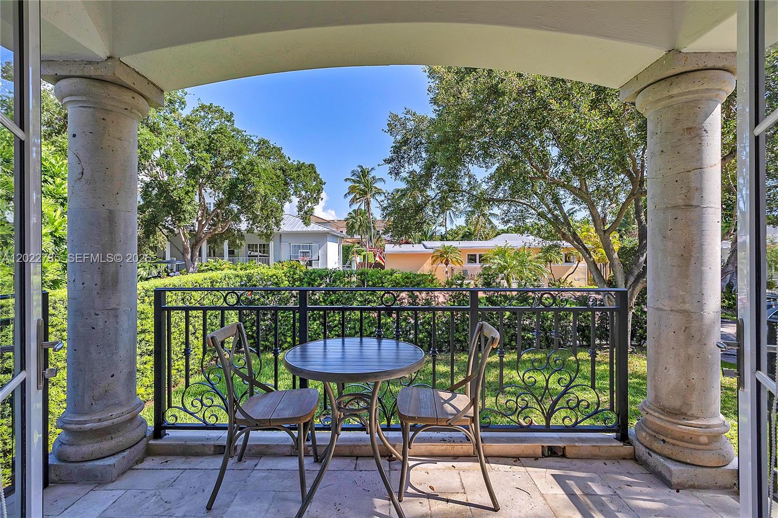 350 Redwood Ln, Key Biscayne FL 33149