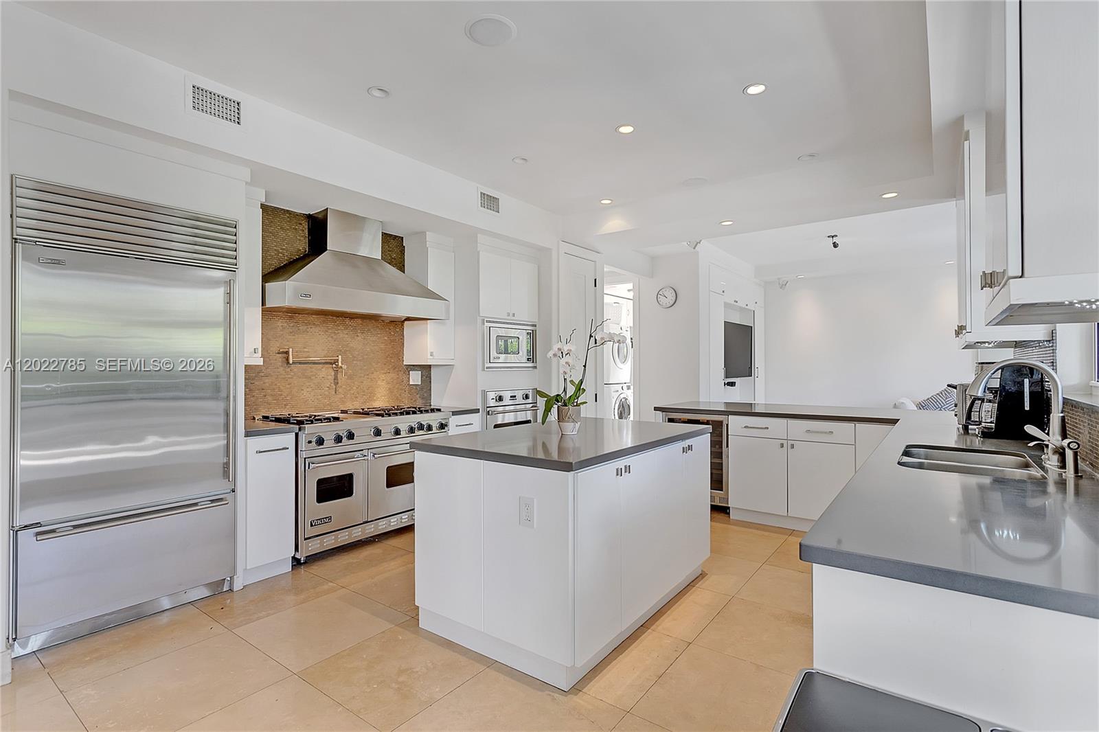 350 Redwood Ln, Key Biscayne FL 33149