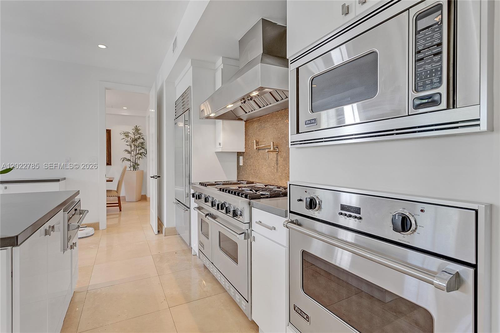 350 Redwood Ln, Key Biscayne FL 33149