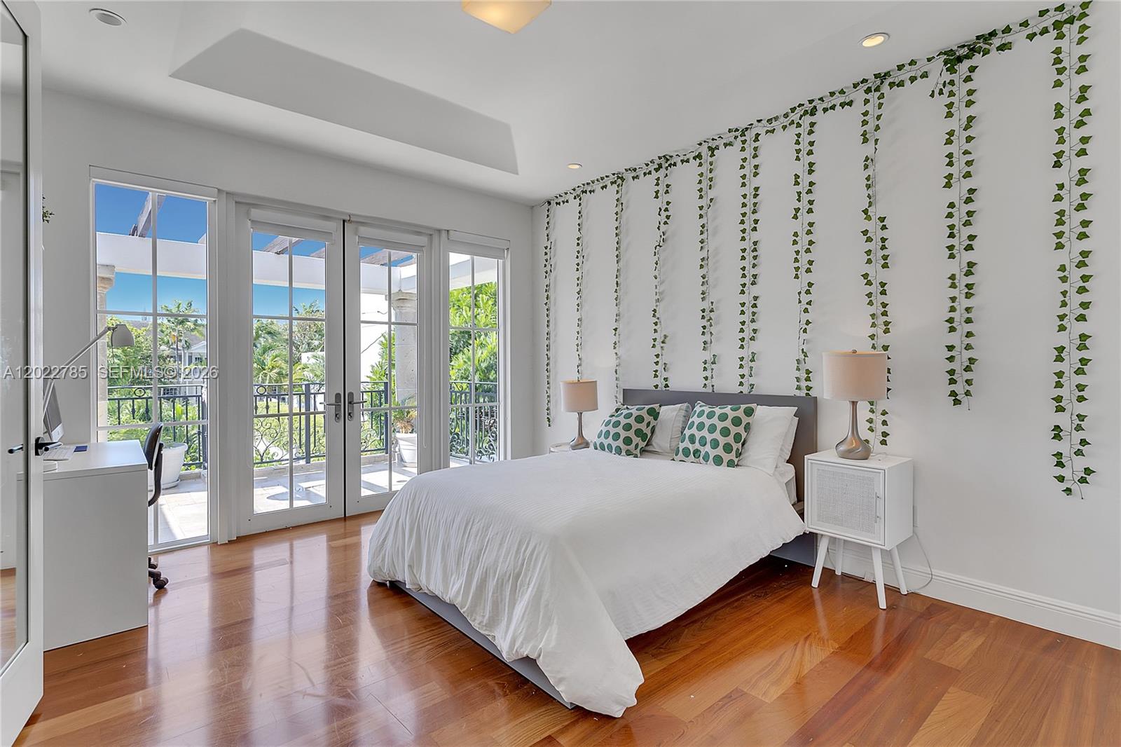 350 Redwood Ln, Key Biscayne FL 33149