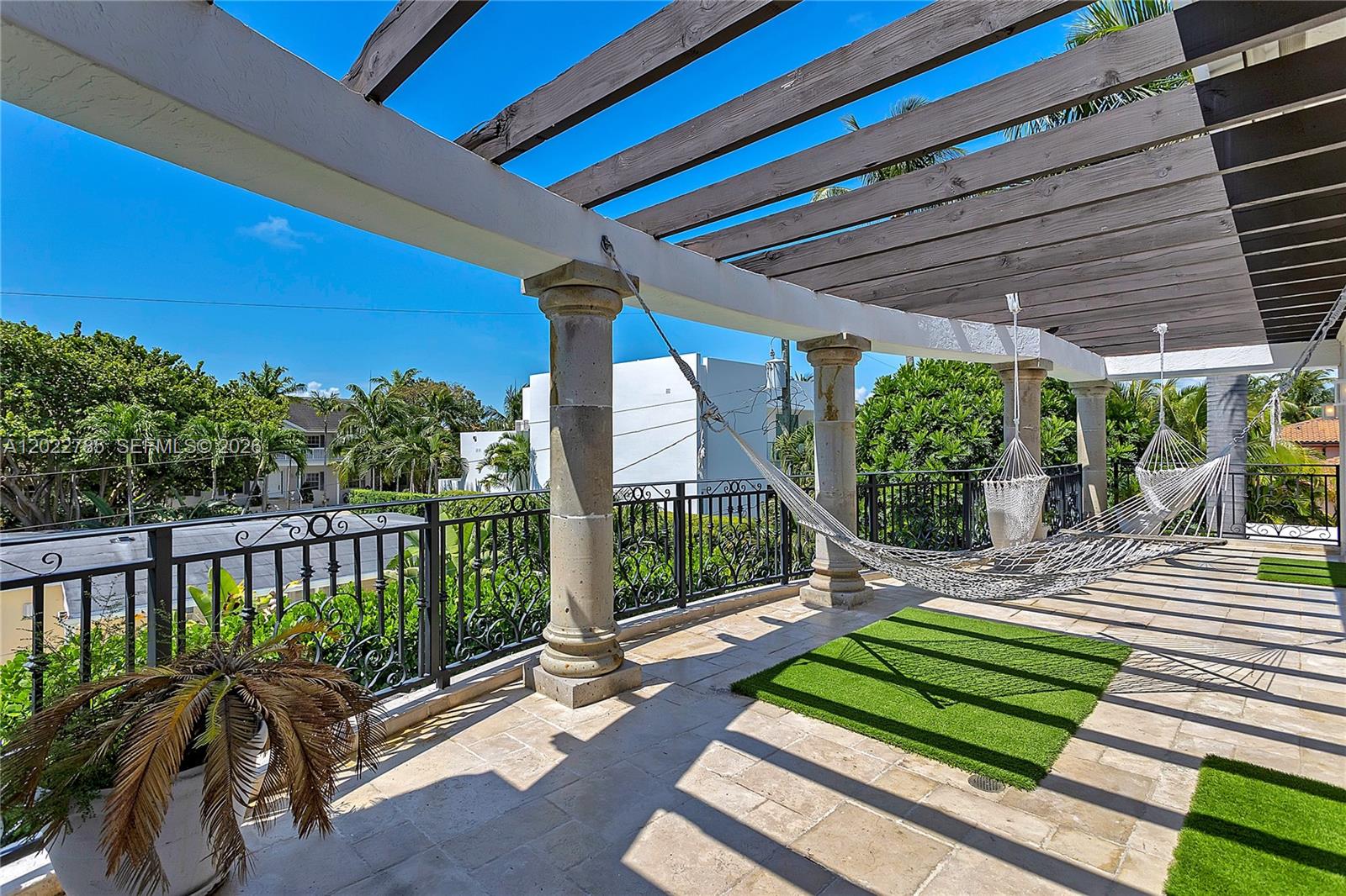 350 Redwood Ln, Key Biscayne FL 33149