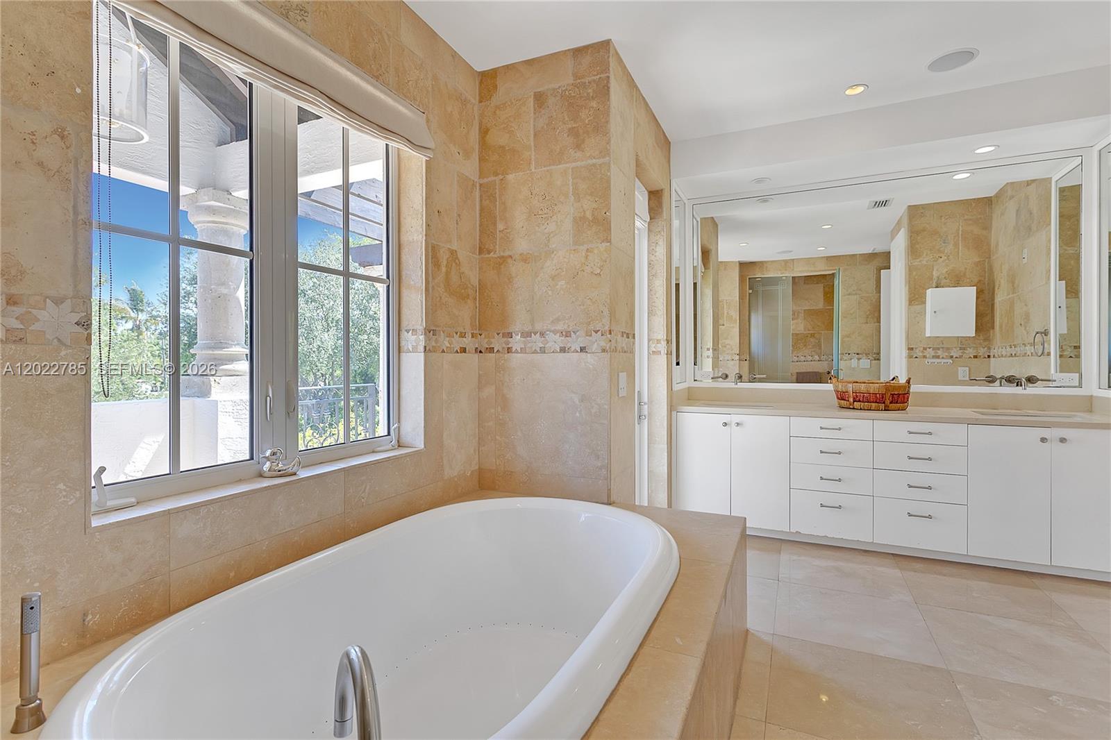 350 Redwood Ln, Key Biscayne FL 33149