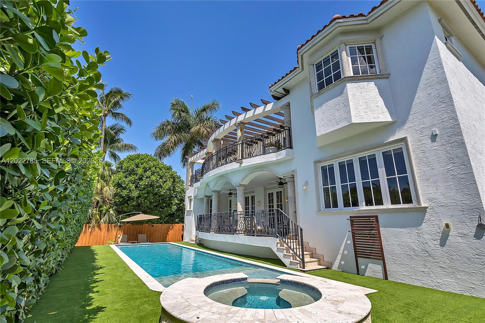 350 Redwood Ln, Key Biscayne FL 33149