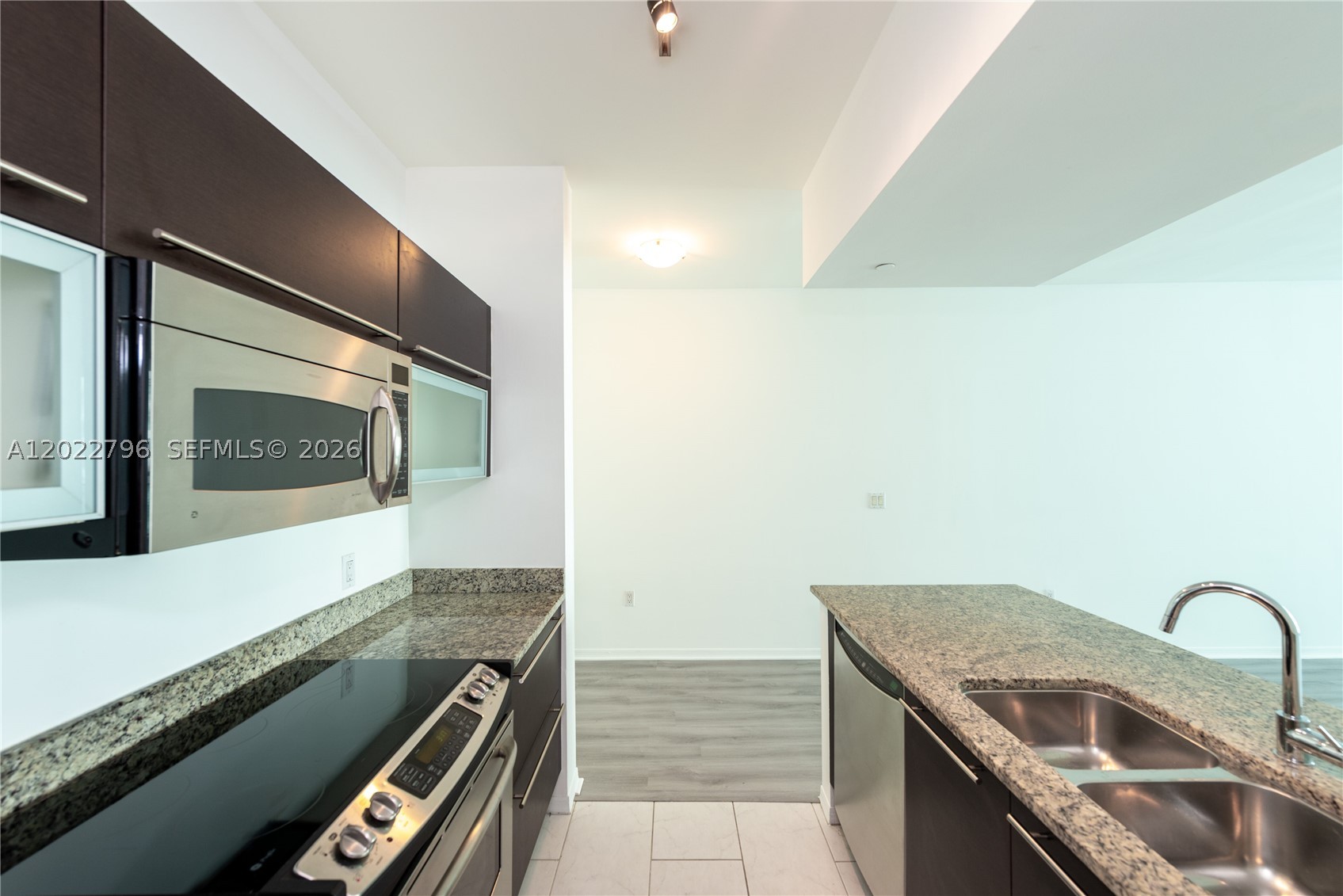 951 Brickell Ave #2100, Miami FL 33131