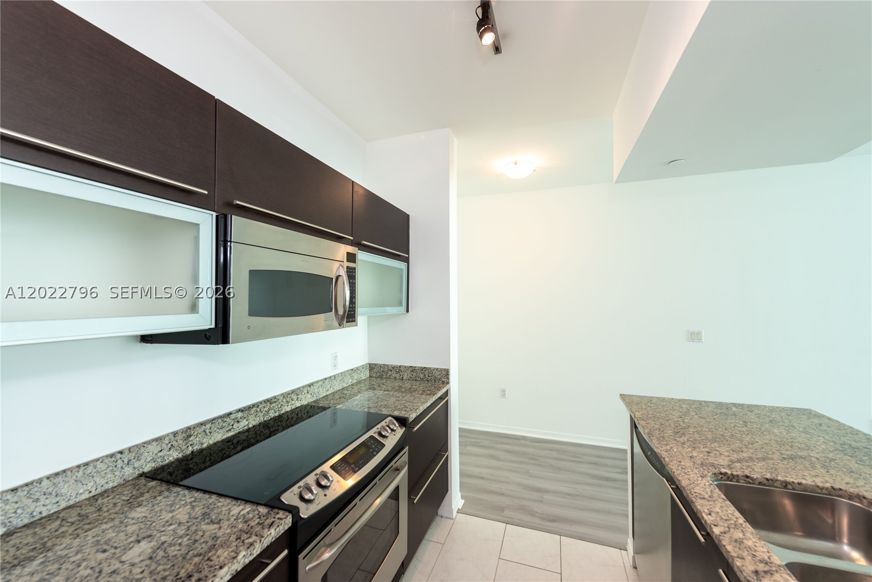 951 Brickell Ave #2100, Miami FL 33131