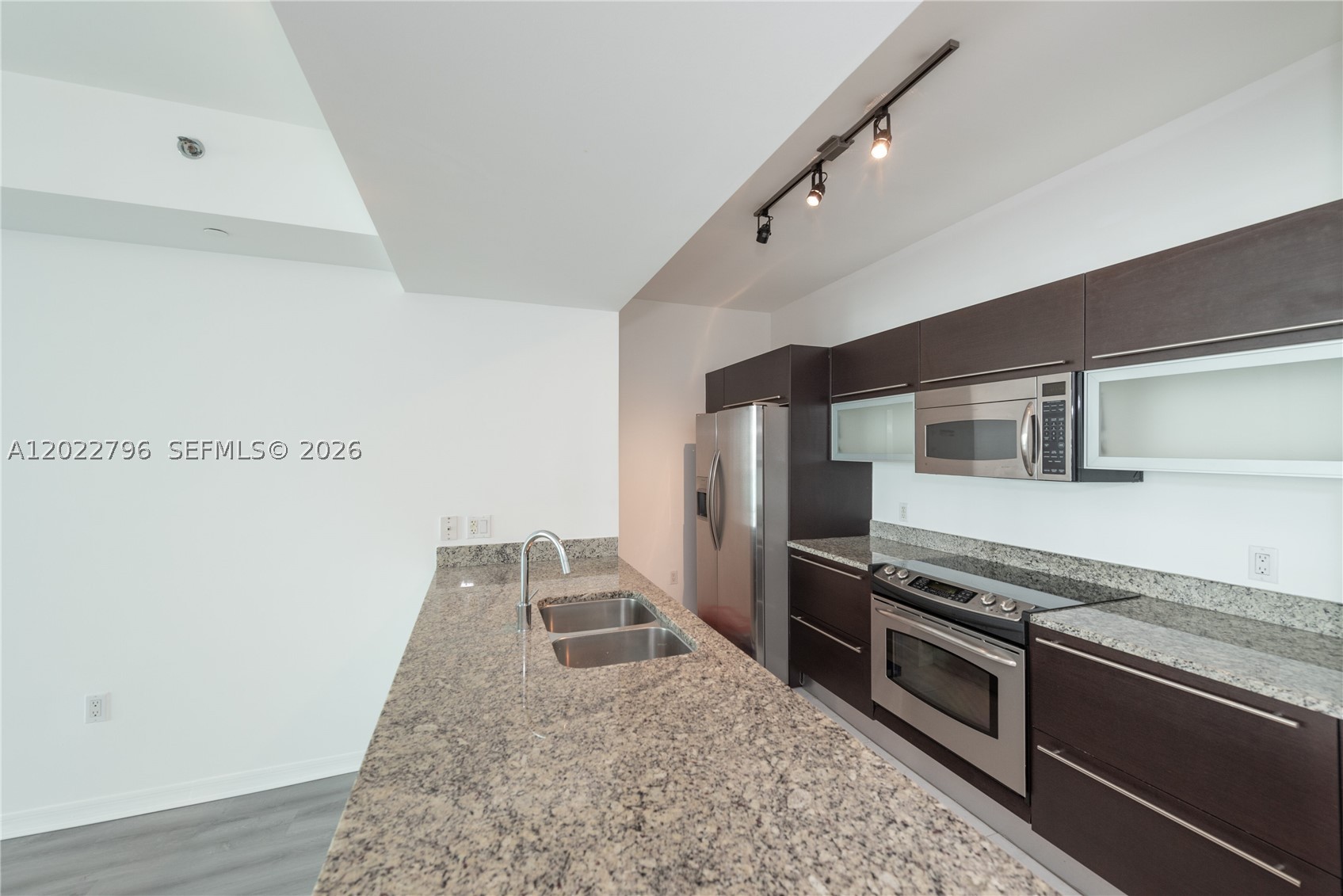 951 Brickell Ave #2100, Miami FL 33131