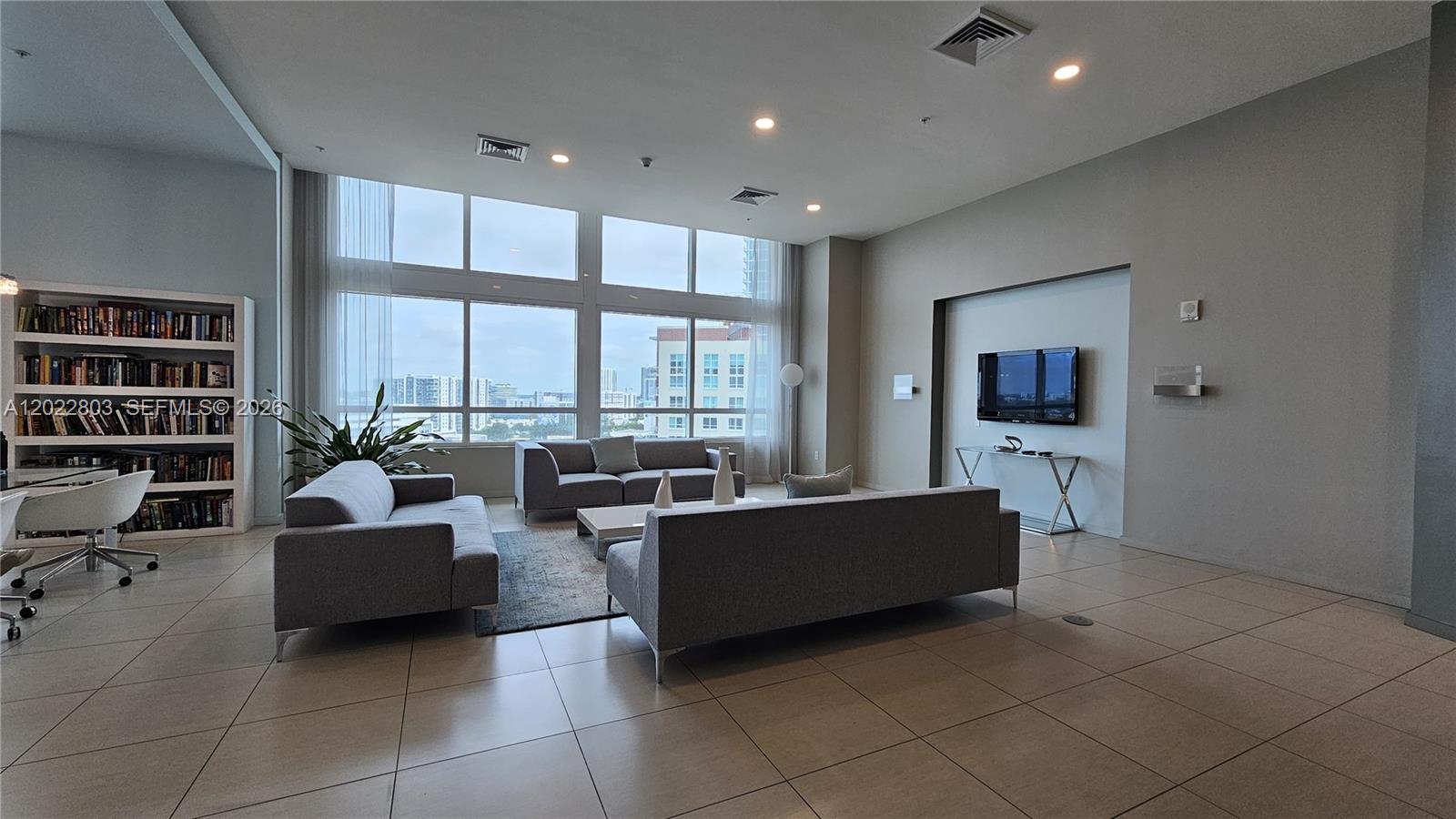 1900 N Bayshore Dr #3717, Miami FL 33132