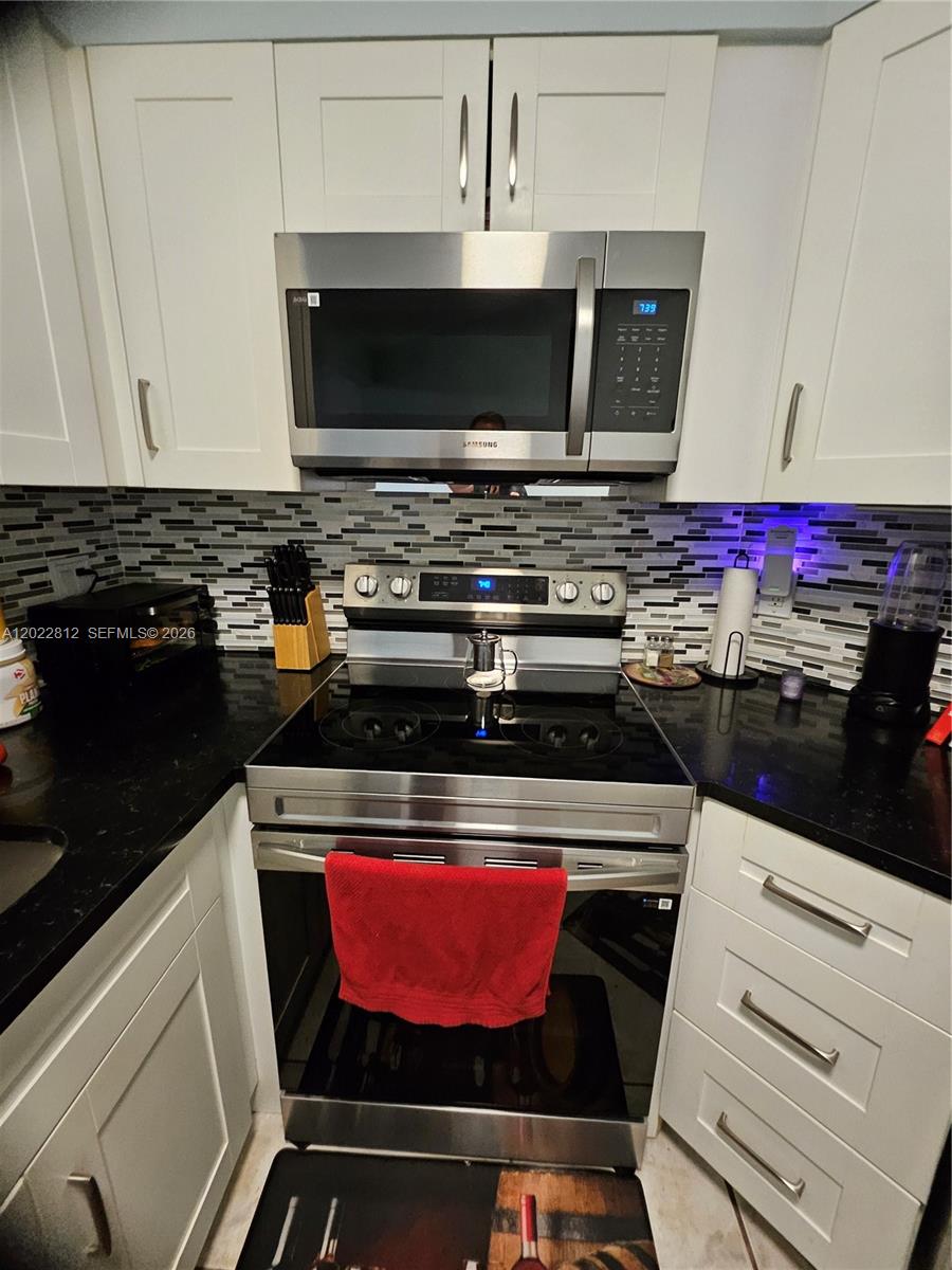 212 Lake Pointe Dr #113, Oakland Park FL 33309