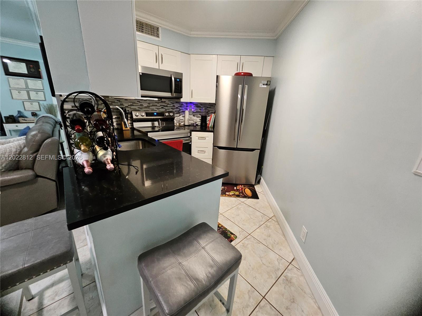 212 Lake Pointe Dr #113, Oakland Park FL 33309