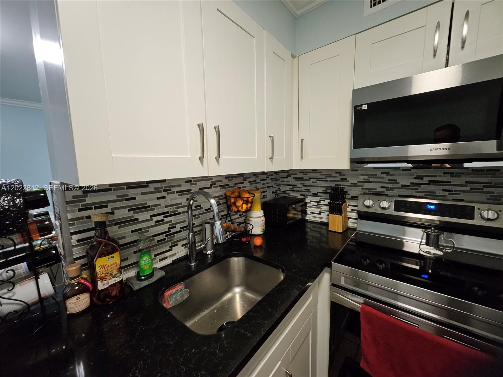 212 Lake Pointe Dr #113, Oakland Park FL 33309