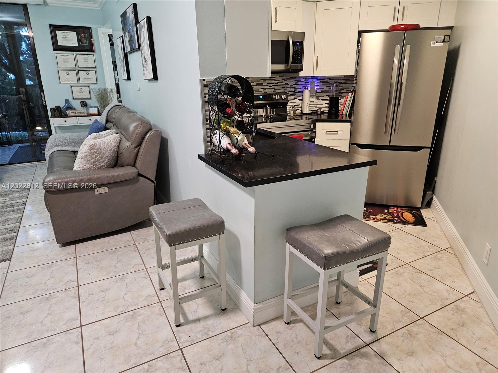 212 Lake Pointe Dr #113, Oakland Park FL 33309