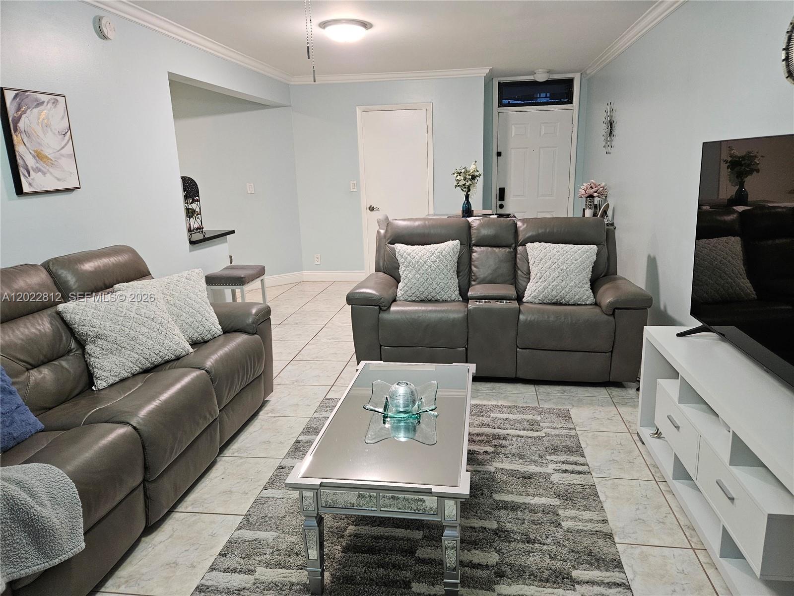 212 Lake Pointe Dr #113, Oakland Park FL 33309