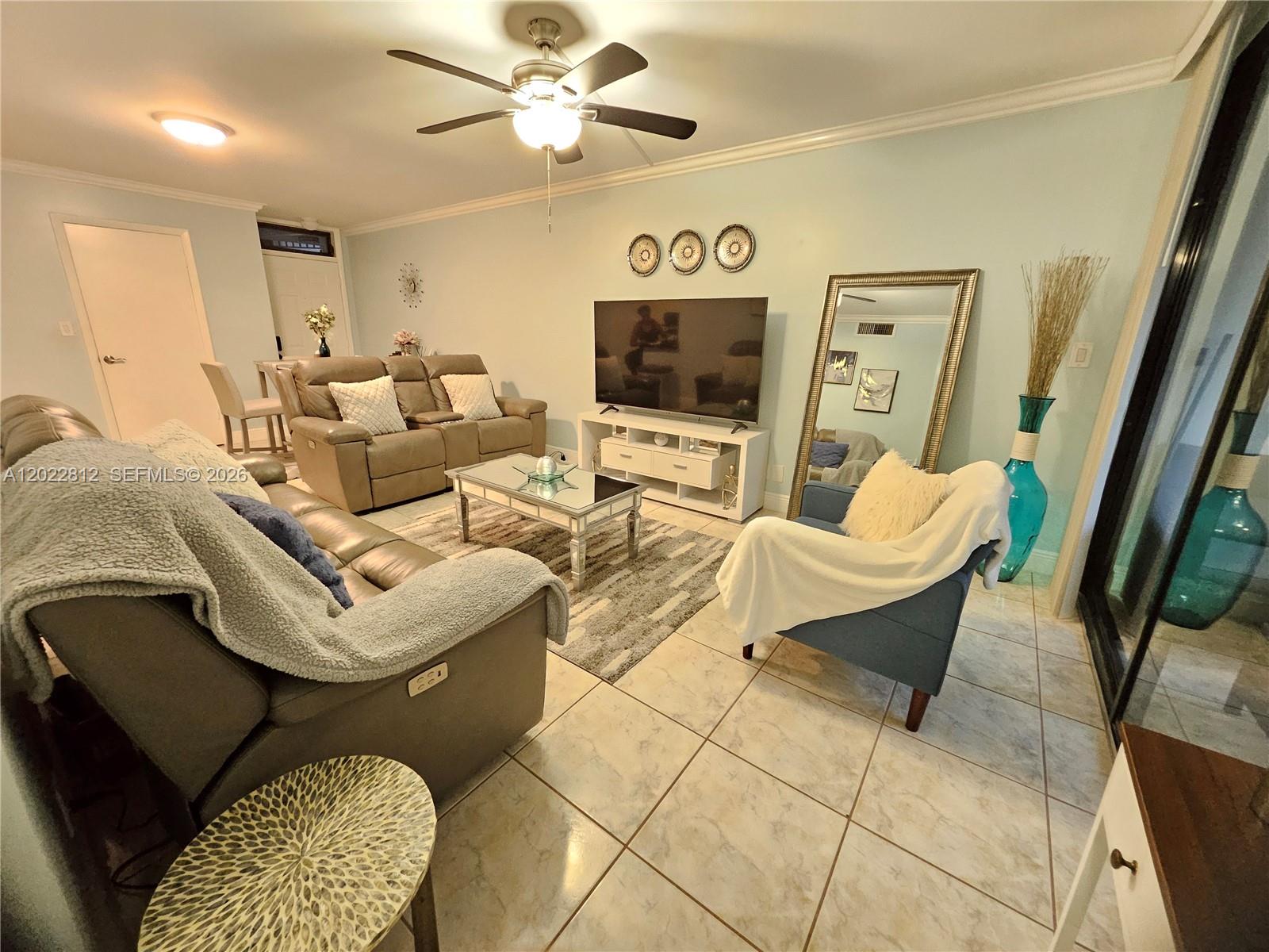 212 Lake Pointe Dr #113, Oakland Park FL 33309