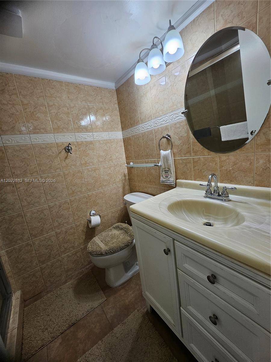 212 Lake Pointe Dr #113, Oakland Park FL 33309