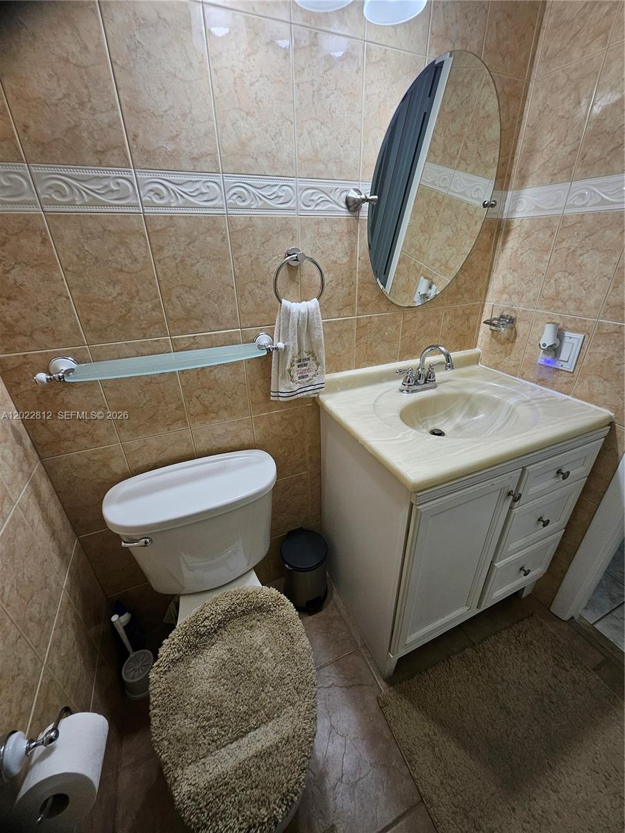 212 Lake Pointe Dr #113, Oakland Park FL 33309