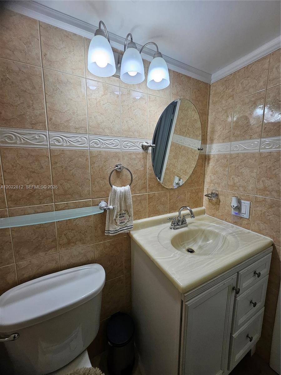 212 Lake Pointe Dr #113, Oakland Park FL 33309