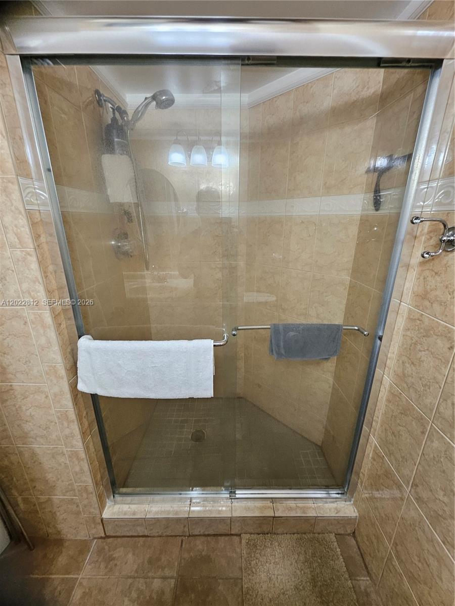 212 Lake Pointe Dr #113, Oakland Park FL 33309