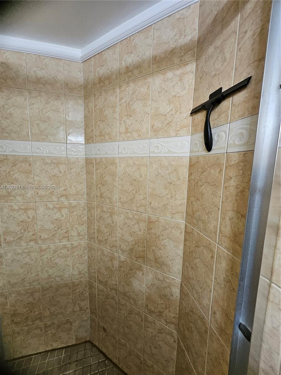 212 Lake Pointe Dr #113, Oakland Park FL 33309